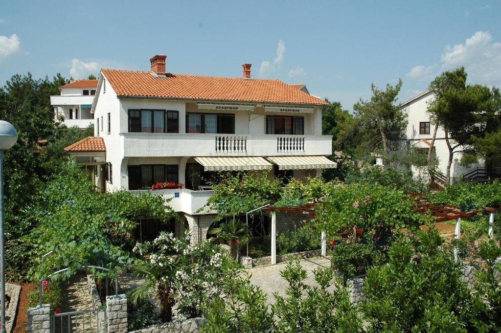 Apartments Jurina Krk Town Buitenkant foto